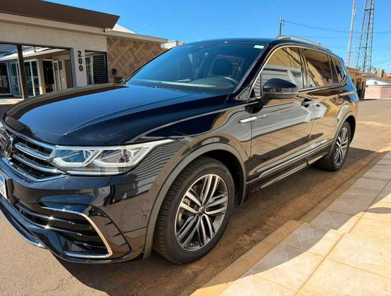 VOLKSWAGEN TIGUAN 2.0 300 TSI GASOLINA ALLSPACE R-LINE AUTOMÁTICO VOLKSWAGEN TIGUAN 2.0 300 TSI GASOLINA ALLSPACE R-LINE AUTOMÁTICO